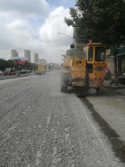 多錘頭破碎機——華興道路